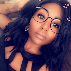 Meet your Posher, Vanessa